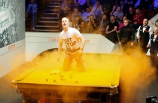 snooker-protest
