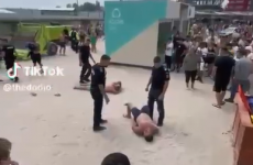 bataie plaja costinesti politisti turisti