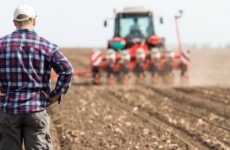 agricultori moldova arat
