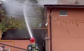 incendiu pompieri incendiu acoperis casa