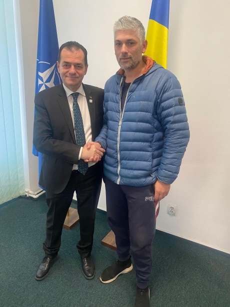 Ludovic Orban a dat lovitura: și-a luat 'plăcuță suedeză'