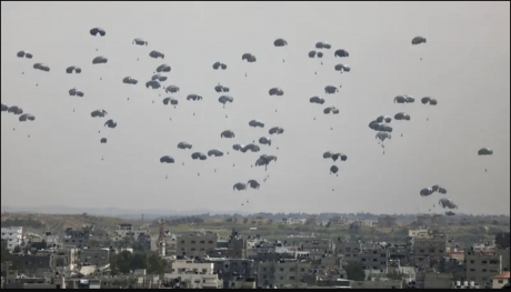Forţele aeriene regale britanice au paraşutat alimente în Gaza pentru prima dată