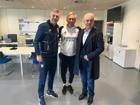 Edi Iordănescu şi tatăl său, Anghel Iordănescu, s-au întâlnit cu antrenorul echipei Real Madrid, Carlo Ancelotti