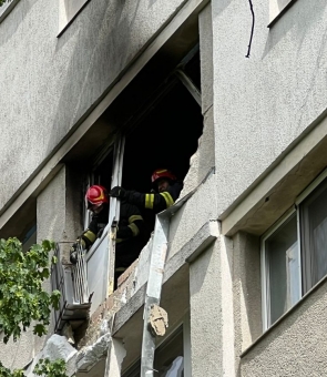 Explozie apartament, pompieri