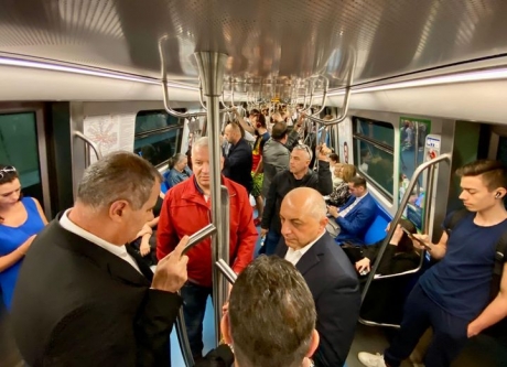 Cătălin Cîrstoiu, din nou la metrou...de această dată în rolul de 'detectiv': 'Nicușor tot nu era'