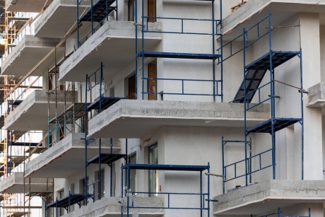 Semnal de alarmă pe piața imobiliară: autorizațiile de construire pentru clădiri rezidențiale sunt în picaj