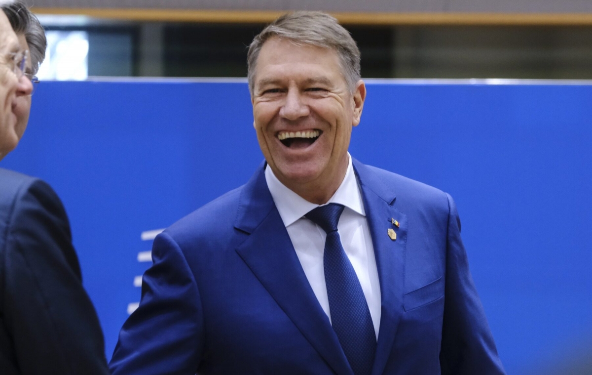 FOTO Klaus Iohannis nu renunță la lux: avionul de top ales de ...