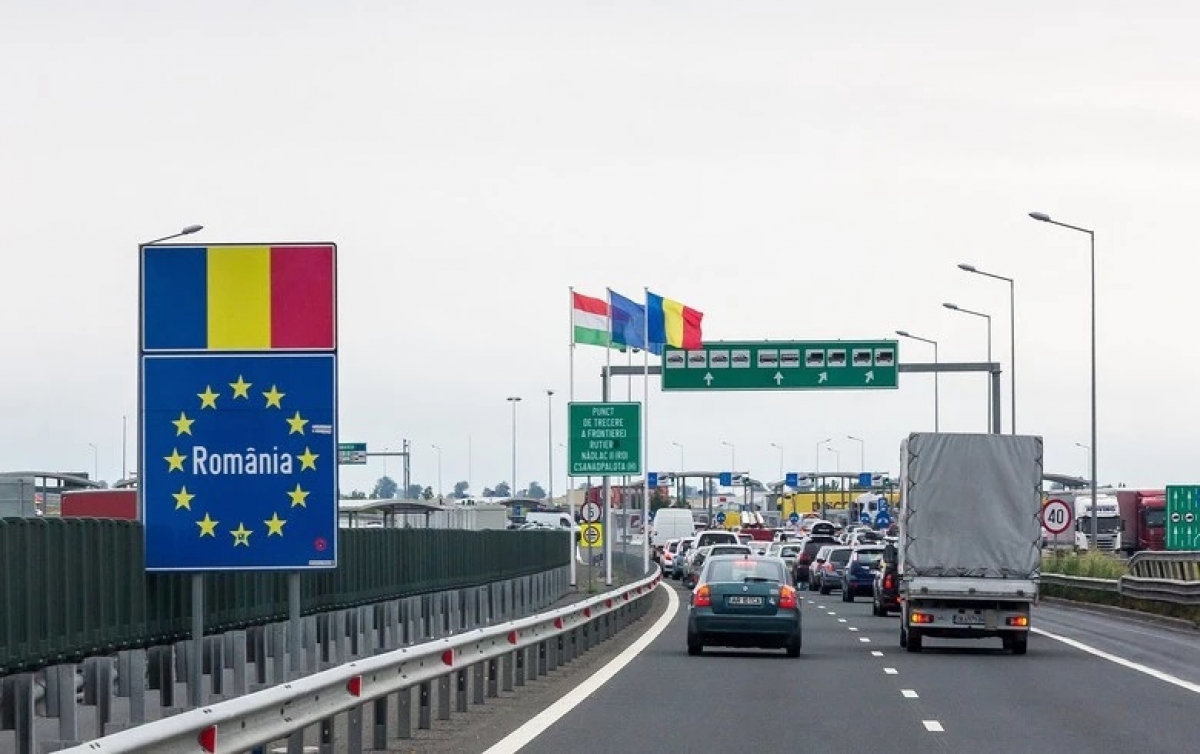 More than 166,300 people cross Romania's borders on third Christmas Day