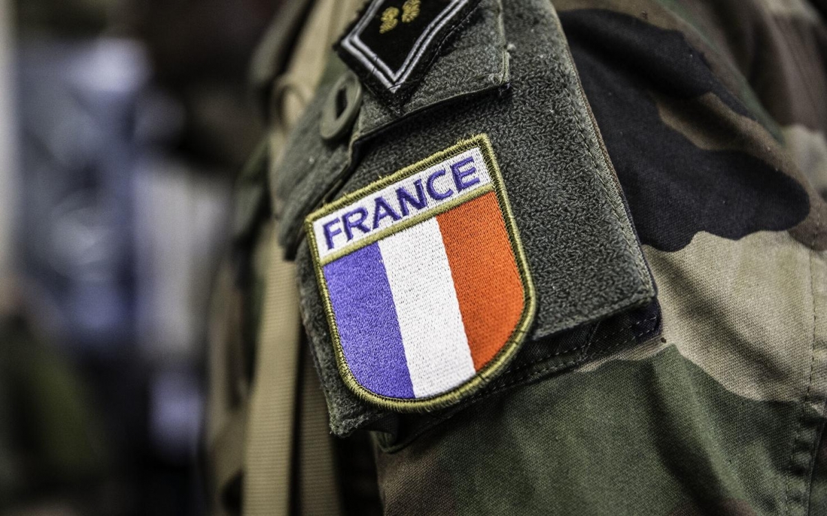 Militar rănit într-un atac cu cuţitul la Paris. Agresiunea are loc cu mai puţin de două săptămâni înainte de deschiderea Jocurilor Olimpice