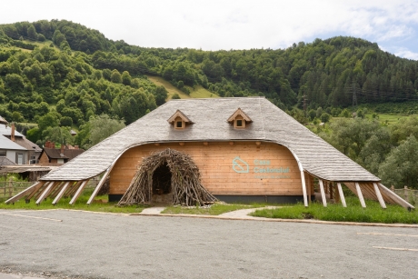 FOTO Centrul de vizitare Casa Castorului, deschisă oficial în comuna Rucăr