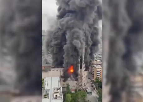 Incendiu într-un centru comercial din China: Cel puţin şase morţi