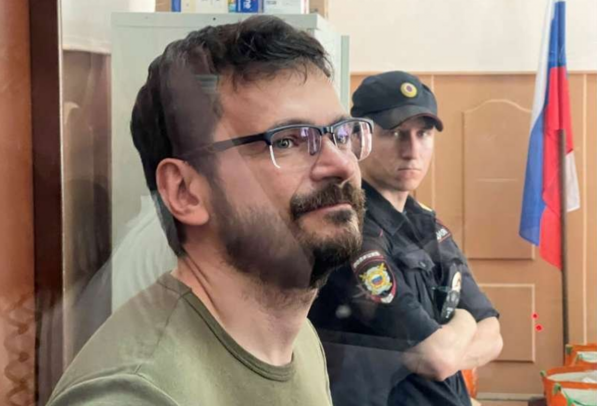 Un colaborator al lui Navalnîi, eliberat în schimbul de deținuți, critică expulzarea sa ‘ilegală’ din Rusia