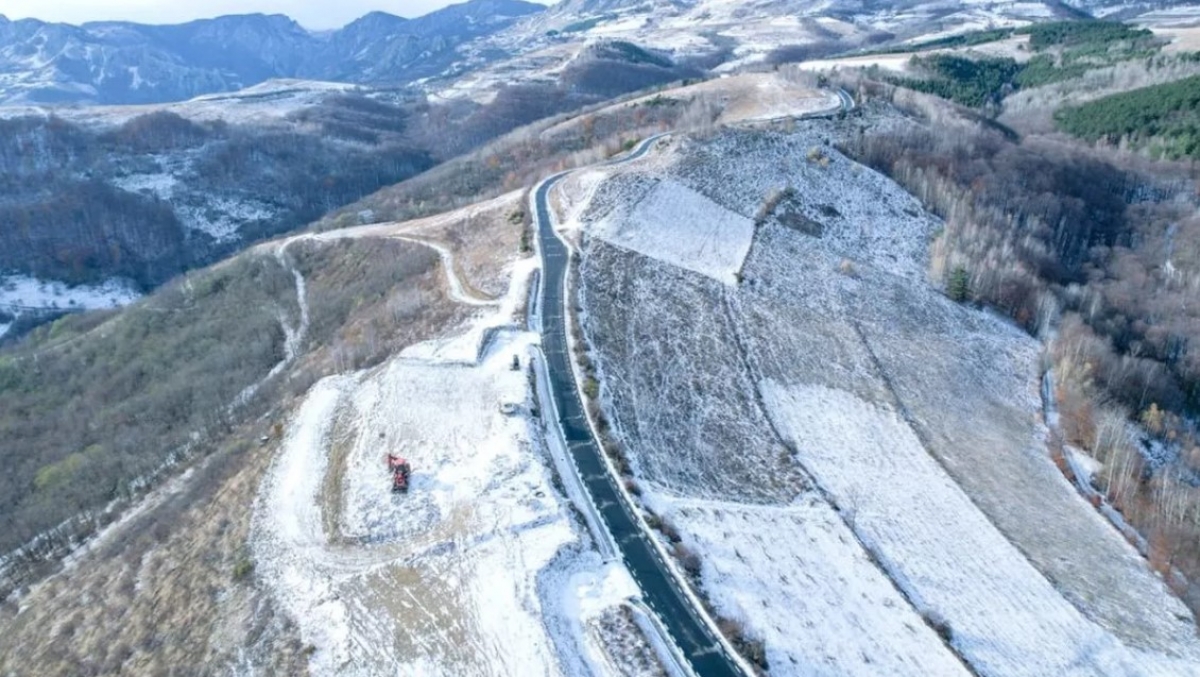 Șoferii care au drumuri pe Transalpina sunt sfătuiți să renunțe