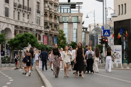 Calea Victoriei redevine pietonală: expoziţii, ateliere, muzică live şi instalaţie interactivă