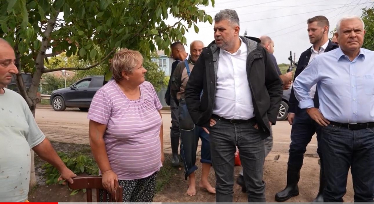 VIDEO Locuitorii din județul Galați, afectați de inundații, vor primi de urgență apă, alimente, locuințe modulare și saci de dormit