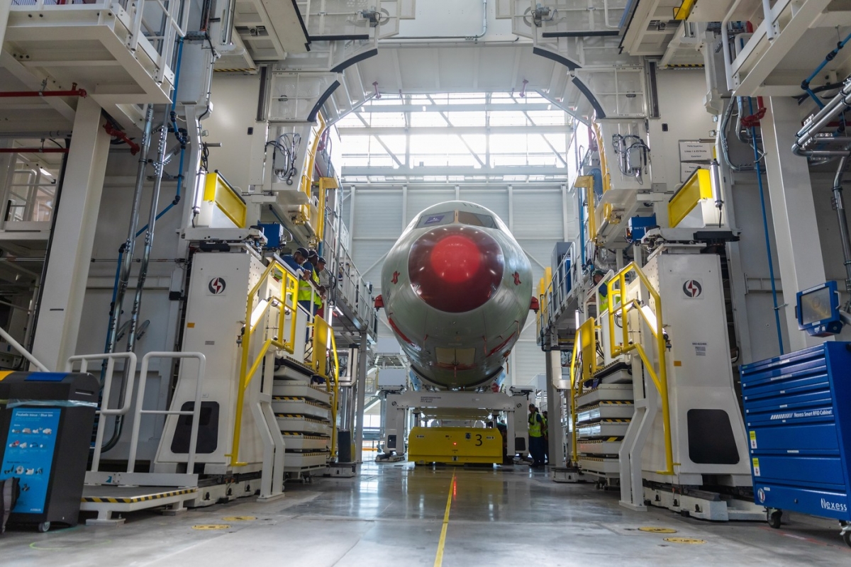 Airbus vrea să profite de moment și de războiul de la granițe: Revine, după 10 ani, cu oferta pentru România - elicopterul H215M