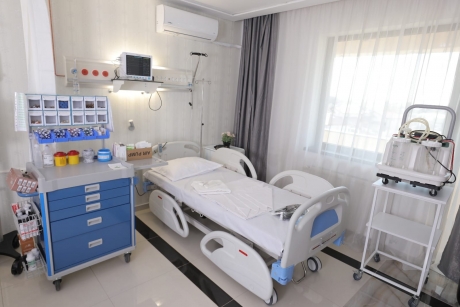 Robot oncologic de preparare a citostaticelor, funcţional la Spitalul Clinic Judeţean