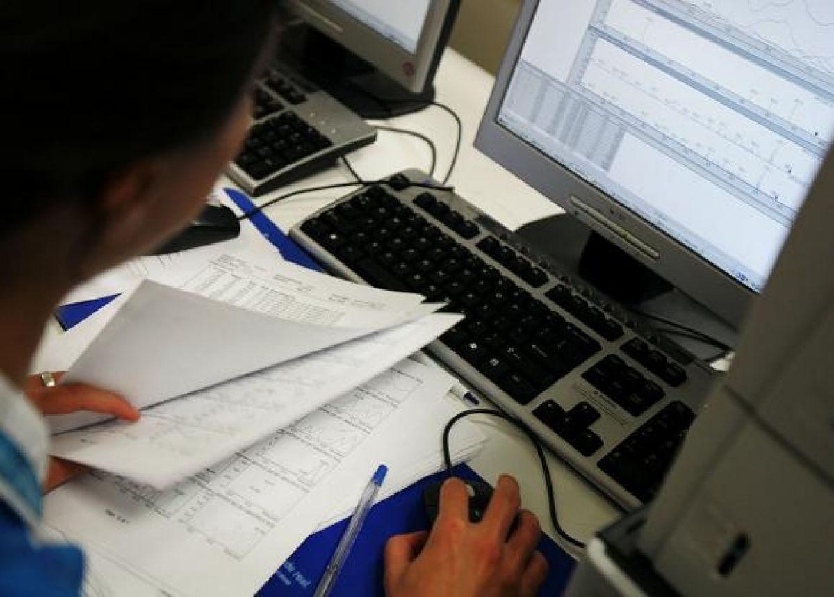 Angajații de la stat sfidează Guvernul Bolojan: 94% din bugetari nu se tem că își vor pierde locul de muncă