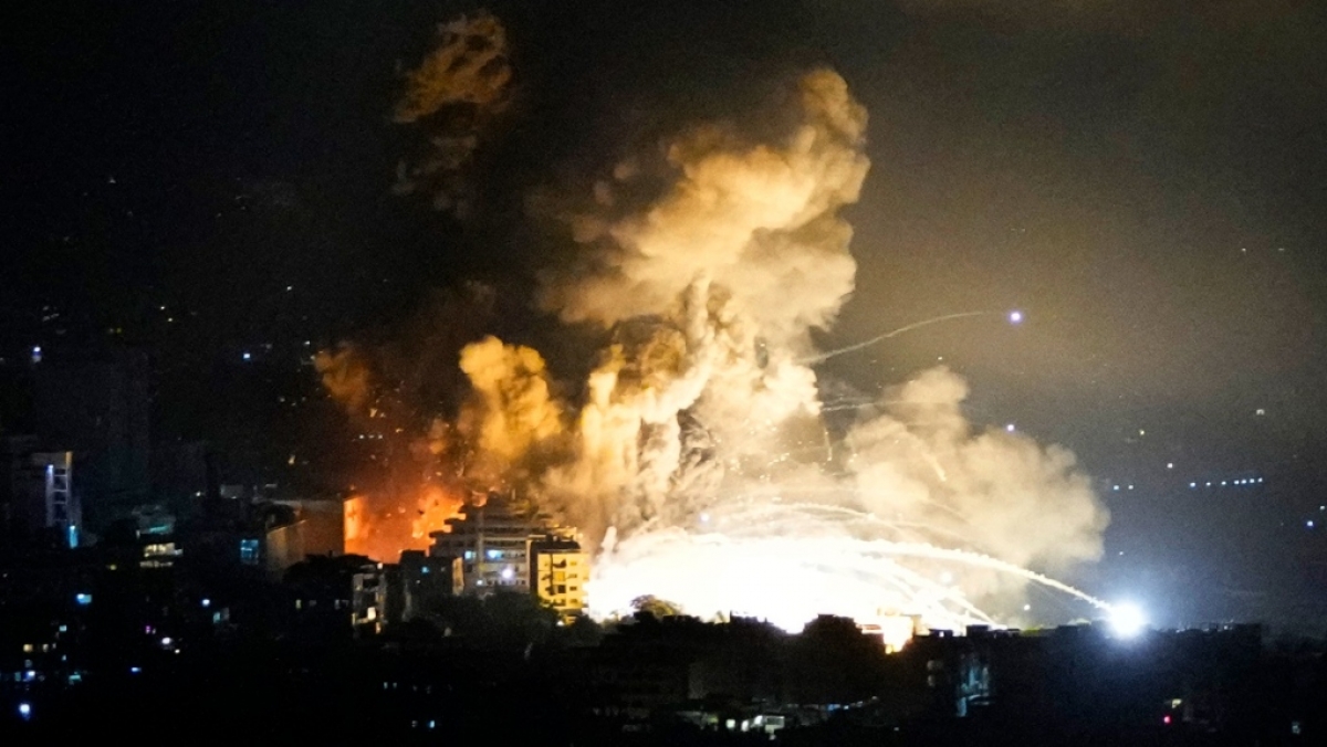 Explozii-monstru la Beirut și incendii în nordul Israelului. Armata israeliană a ordonat evacuări urgente în Beirut