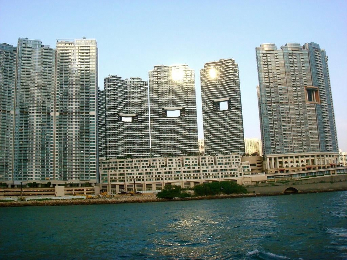 Arhitectura blocurilor cu găuri din Hong Kong și influența feng shui asupra turismului | sursa foto: Stiri pe Surse