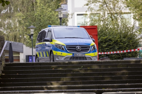 Un român a îngrozit Berlinul: Polițiștii au spart ușa casei ororilor și au înghețat când au văzut sângele și cadavrele