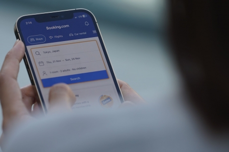 Peste 10.000 de hoteluri din Europa solicită compensaţii Booking.com într-un proces colectiv