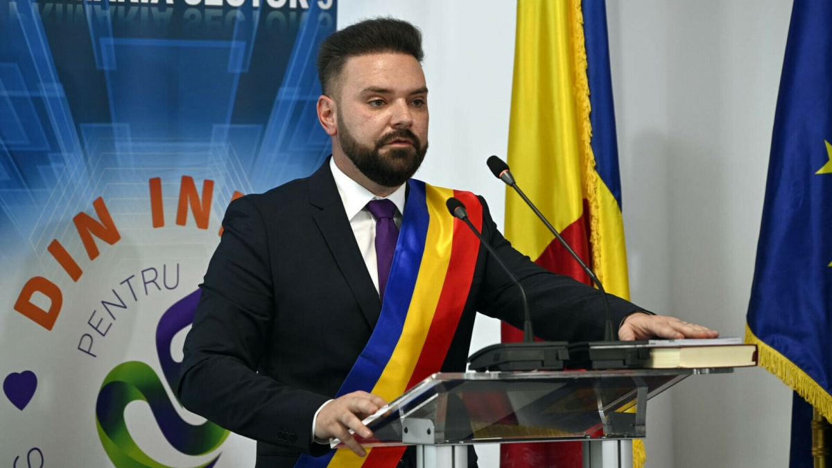 VIDEO Vlad Popescu Piedone a descins de urgență într-un bloc: Oamenii i ...