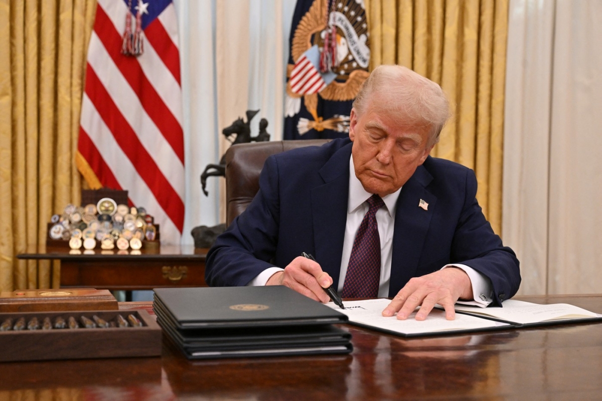 donald trump semneaza