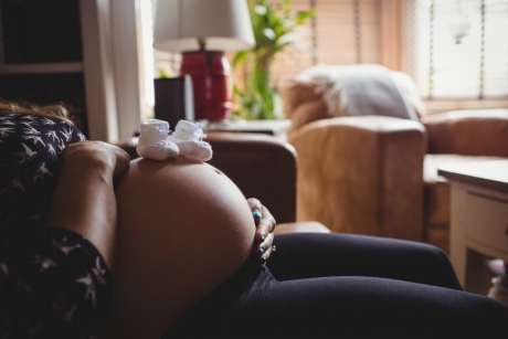 Experți: Primele orientări standardizate pentru gestionarea bolilor inflamatorii intestinale în sarcină