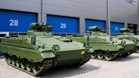 Tensiunile globale aduc bani grei: producătorul german de armament Rheinmetall prevede o explozie a afacerilor sale