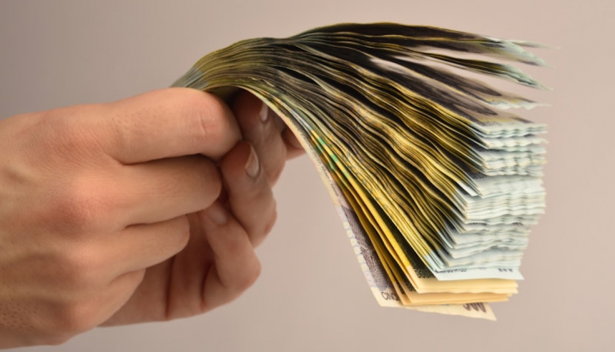 Experții economici fac praf măsurile de austeritate: Investitorii vor fugi, românii vor sărăci