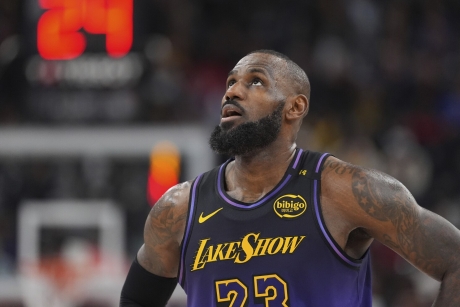 VIDEO LeBron James a revenit la antrenamente după două luni
