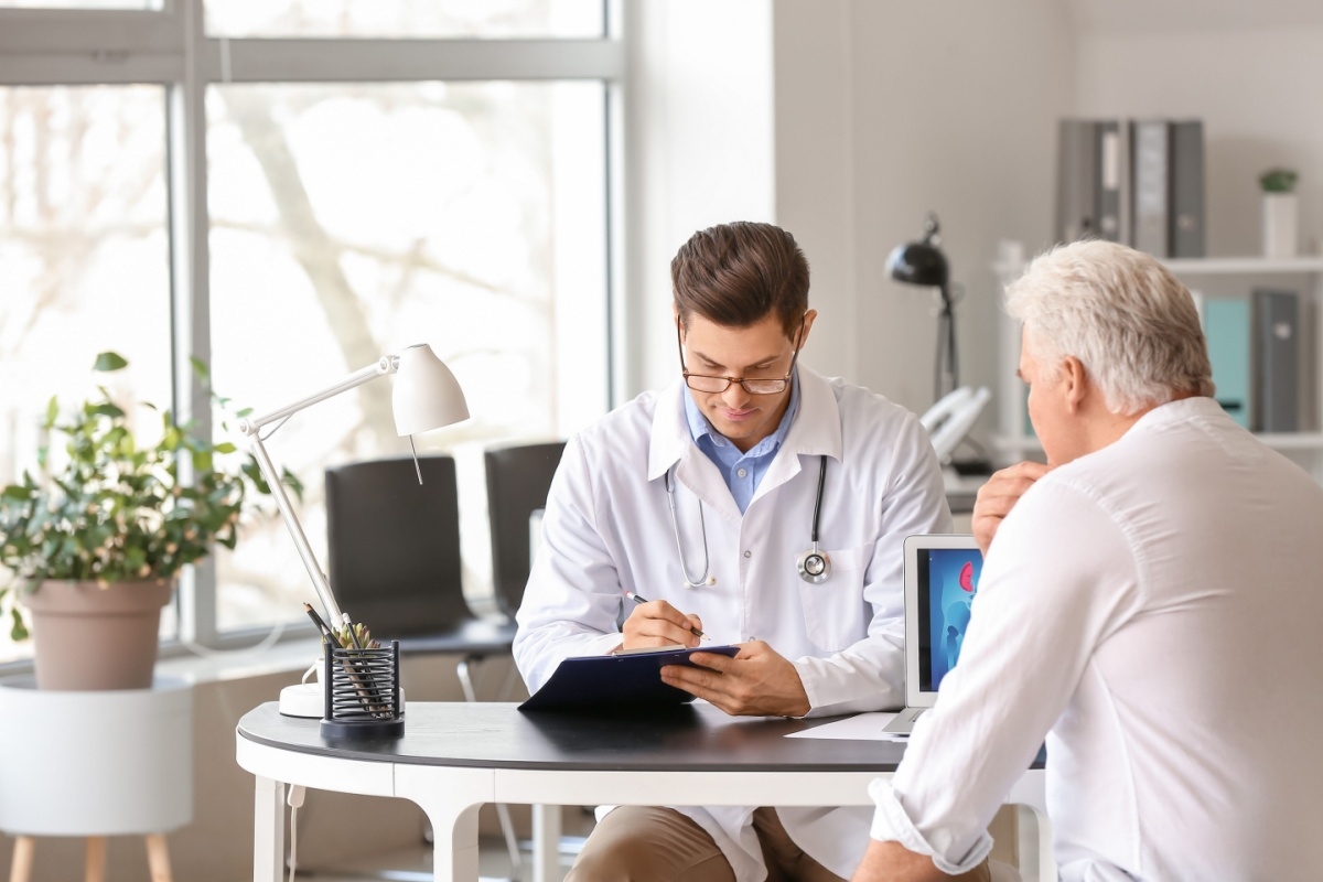 Dorel Săndesc propune ca spitalele publice să ofere, după program, consultații medicale contra cost, la tarife mai mici decât cele din privat