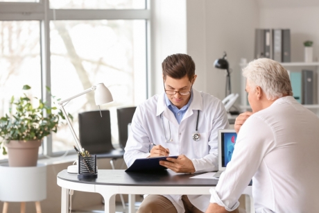 Dorel Săndesc propune ca spitalele publice să ofere, după program, consultații medicale contra cost, la tarife mai mici decât cele din privat