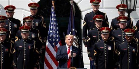 Donald Trump, demonstrație de forță de ziua lui: Scoate armata în stradă și organizează o paradă de zile mari