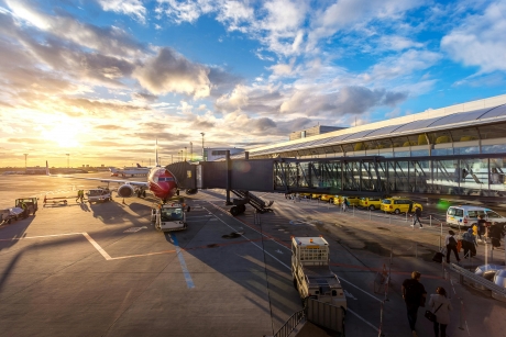 Sute de zboruri anulate în Franța din cauza grevei controlorilor de trafic aerian: Perturbări în toată Europa