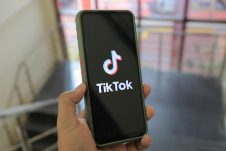 TikTok face pasul spre Palatul Victoria: Rețeaua socială angajează Manager pentru Relații Guvernamentale în România