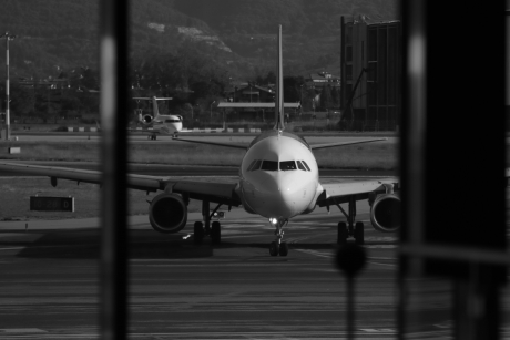 Compania aeriană românească Dan Air a început de duminică să opereze zboruri din Bucureşti spre Damasc - Este singura companie din Europa care asigură legătura