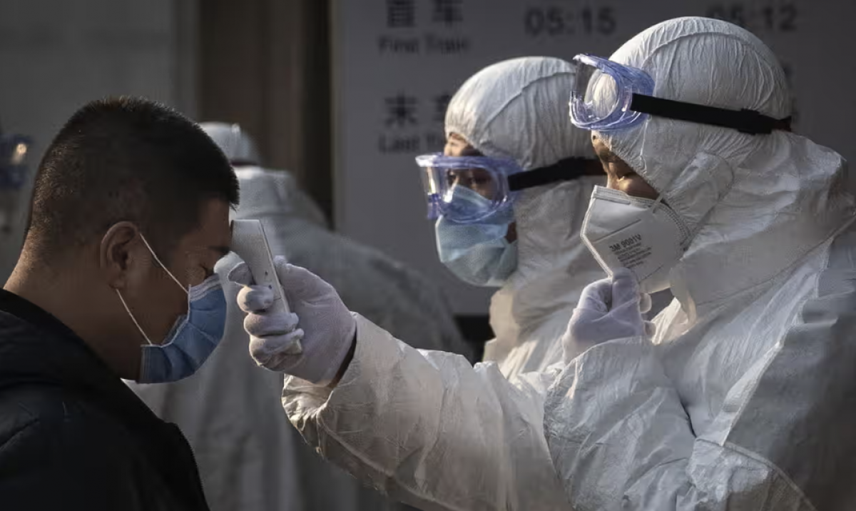 O nouă pandemie amenință lumea: Un virus descoperit în China ar putea declanșa o criză mondială