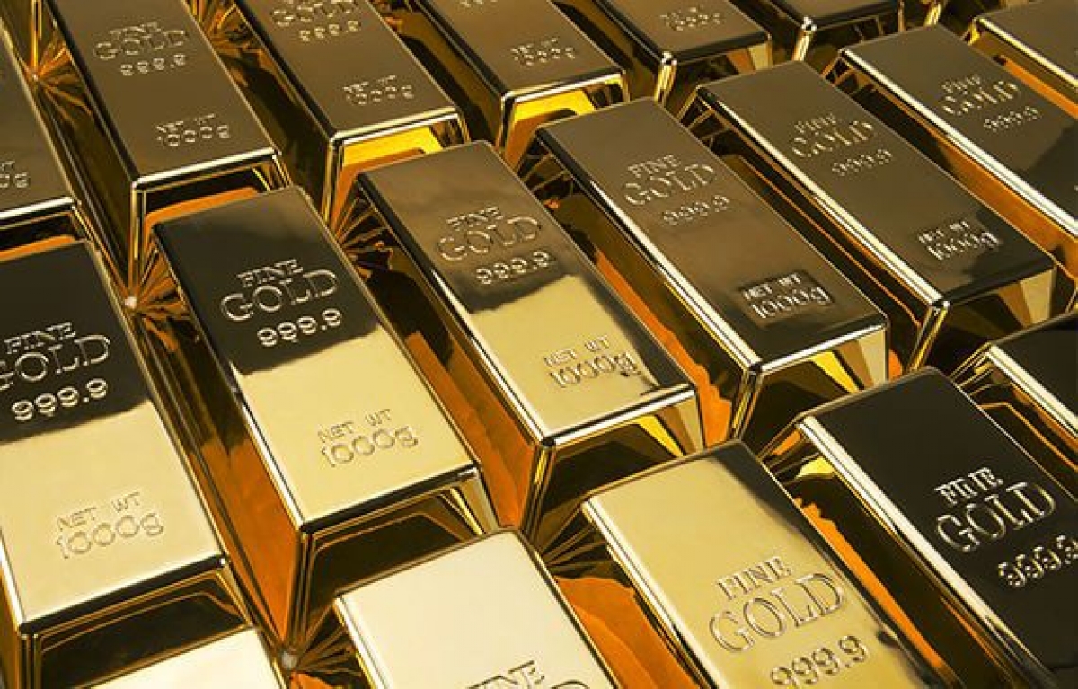 Frica de recesiune îi face pe români să investească în aur