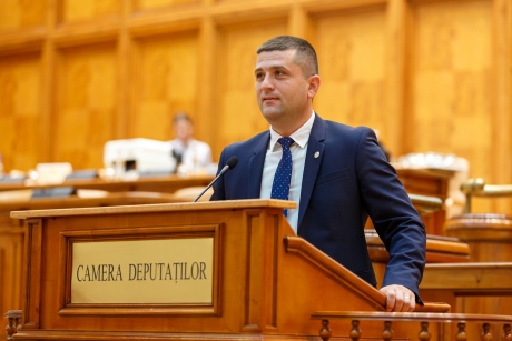 Cine este Radu Miruță