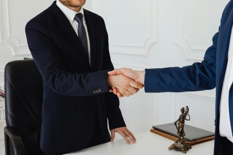 Se fac angajări: Mii de locuri de muncă vacante în țară și peste 300 în străinătate