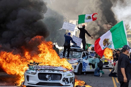 VIDEO Protestele din SUA intră în norme juridice: guvernatorul Californiei contestă în instanță intrarea Gărzii Naționale în Los Angeles