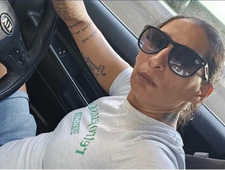 Cazul care a stârnit stupoare: un individ a fost arestat după ce a convins o influenceră să-și dea foc pe TikTok. Femeia era dependentă de social media
