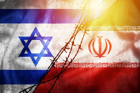 Nebunie în Orientul Mijlociu: Israelul atacă dezlănțuit în Iran. De partea cealaltă se lansează rachete
