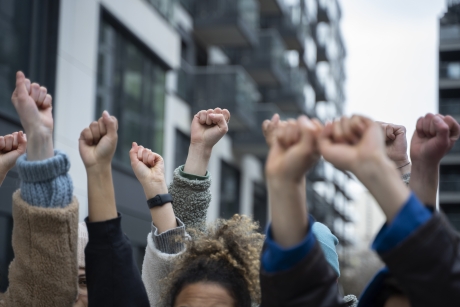 Protest în faţa Primăriei Tulcea municipiului pentru continuarea activităţii furnizorului de căldură în sistem centralizat