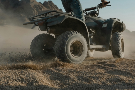 A scăpat cu viață, dar nu de lege: Șoferul implicat în accidentul fatal cu un ATV, reținut