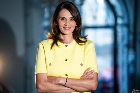 Anca Alexandrescu o desființează pe Oana Țoiu: 'Avem un clown la Cotroceni și o vrăjitoare la Externe! Le preda tinerilor cum să facă mături ca-n Harry Potter'