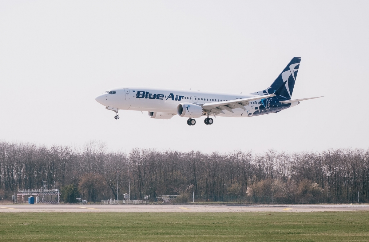 blue air avion