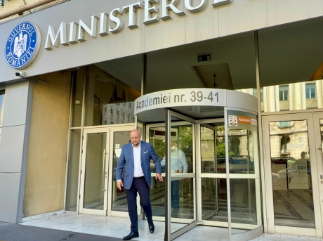Constantin Rădulescu anunță proiecte majore de `energie verde` în Județul Vâlcea